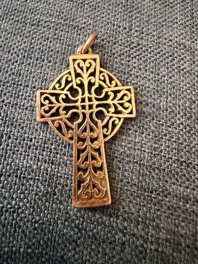 Large 14K Yellow Gold Retired James Avery Celtic Cross Pendant 7.64grams